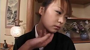 Japonská milfka Aya Otosaki se nechává ošukat striptýzem a rolí