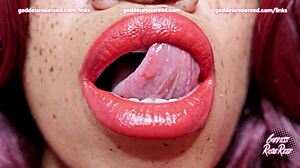 Черные губы и языки в фетиш-видео с Рози Рид
