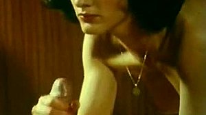 Skupinski seks, oralni seks in hardcore jebanje v italijanskem retro filmu