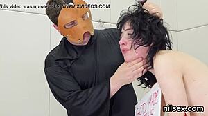 Une adolescente se fait lécher l'anus et baiser en vidéo HD hardcore