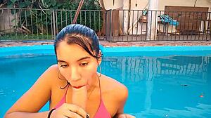 Akce hlubokého hrdla v bazénu s opravdovým párem z Argentiny